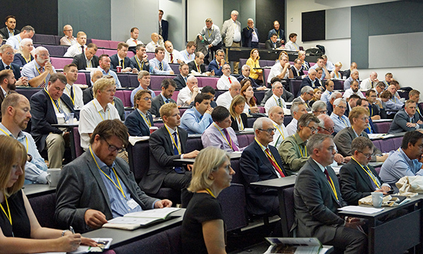 Plano general de los asistentes al foro del sector ferroviario celebrado en Manchester