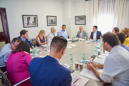 Sesión del Consejo de Administración de Metrotenerife en las instalaciones del Cabildo Insular de Tenerife. 