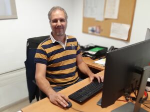 “En el departamento hacemos todos de todo, nos ayudamos unos a otros, como una gran familia”