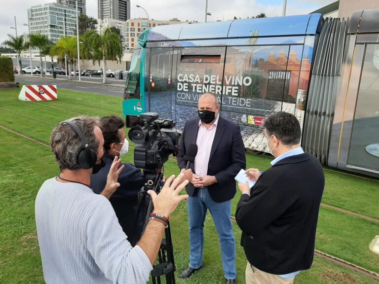 El Tranvía promociona la Casa del Vino