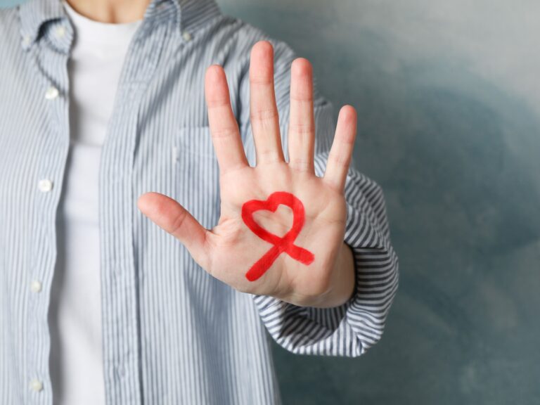 Nos unimos a Cruz Roja en su campaña #CordonesPor ElVIH