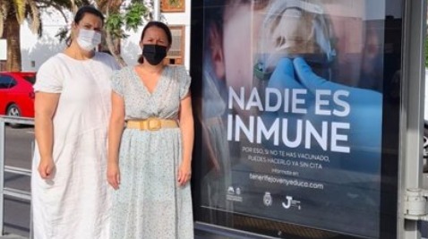 El tranvía proyecta la imagen “Nadie es inmune” junto a Titsa