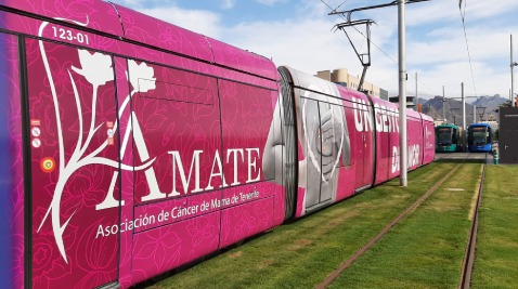 El “tranvía rosa” contra el Cáncer de Mama
