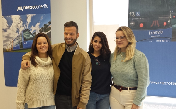 Alumnos de la Universidad Europea de Canarias, creadores del eslogan de la campaña.