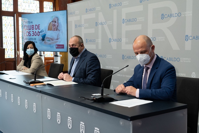 Autoridades de Metrotenerife, Titsa, ICHH y Publiservic en rueda de prensa.