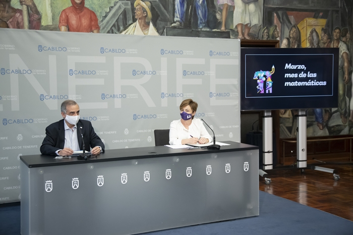 Autoridades del Cabildo de Tenerife y la Universidad de La Laguna en la presentación del acuerdo de colaboración.