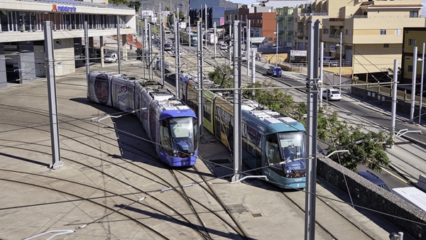 Tranvías en talleres y cocheras.