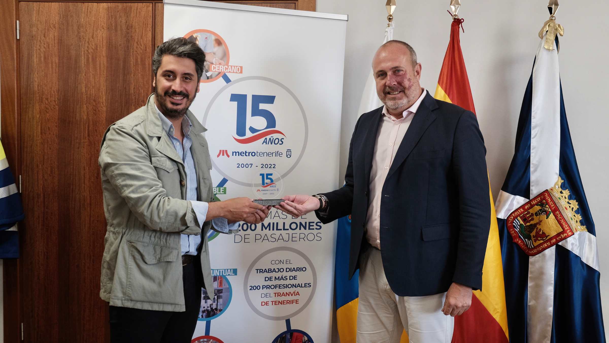 Entrega de plaza al alcalde de La Laguna. 